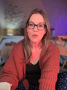 MaiseKnox online show from March 16, 11:59 pm