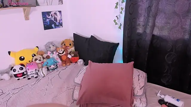 emma trevorr online show from April 16, 9:26 pm