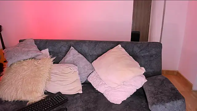 angiebutt online show from December 3, 1:39 am