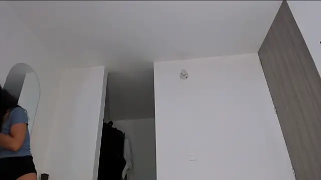 angiebutt online show from May 6, 3:38 pm