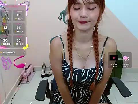 Snapshot of miss_tinnymafe chatting on September 30, 9:21 pm miss tinnymafe online show from September 30, 9:21 pm