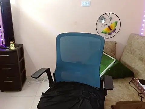 miss tinnymafe online show from March 13, 3:00 am