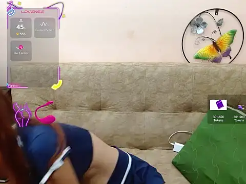 Snapshot of miss_tinnymafe chatting on December 16, 12:26 am miss tinnymafe online show from December 16, 12:26 am