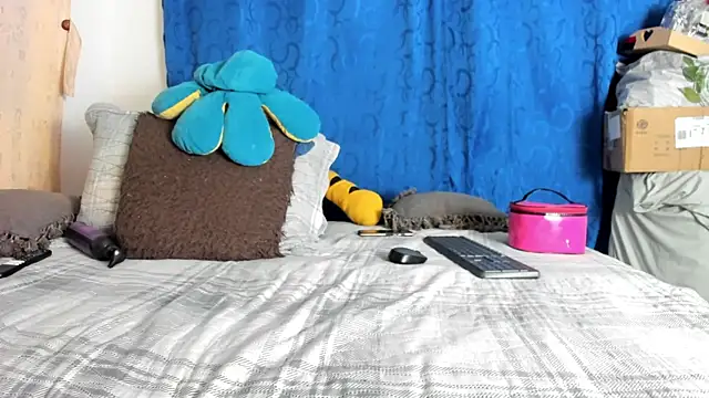 BlowMommy  online show from March 29, 10:50 am