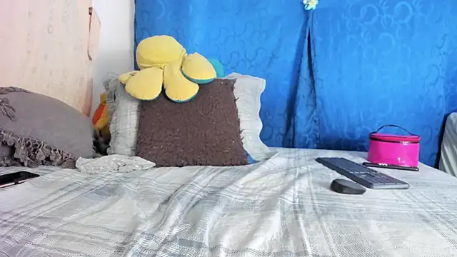 BlowMommy  online show from March 28, 1:12 pm