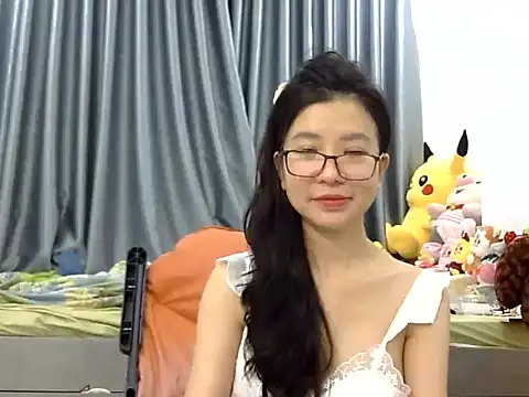 Snapshot of Cute_Ruby01 chatting on February 6, 12:37 pm Cute Ruby01 online show from February 6, 12:37 pm
