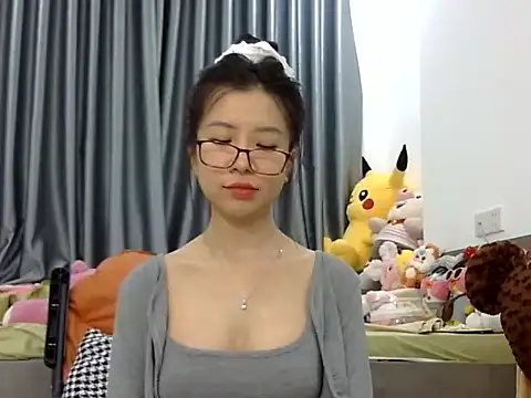 Snapshot of Cute_Ruby01 chatting on December 6, 12:11 pm Cute Ruby01 online show from December 6, 12:11 pm