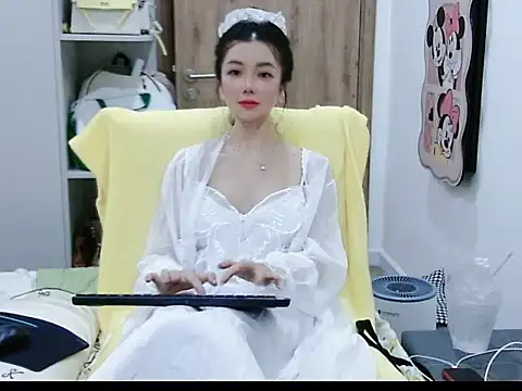 Snapshot of Cute_Ruby01 chatting on May 22, 11:30 am Cute Ruby01 online show from May 22, 11:30 am