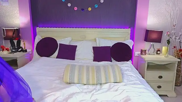 HotMilfMargo online show from March 14, 7:09 pm