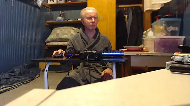 Snapshot of Vgy67Z95 chatting on February 2, 4:32 pm Vgy67Z95 online show from February 2, 4:32 pm