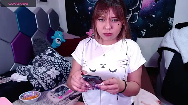 lil daisy7 online show from January 8, 4:55 am