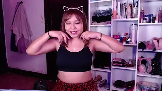 lil daisy7 online show from December 12, 4:26 am