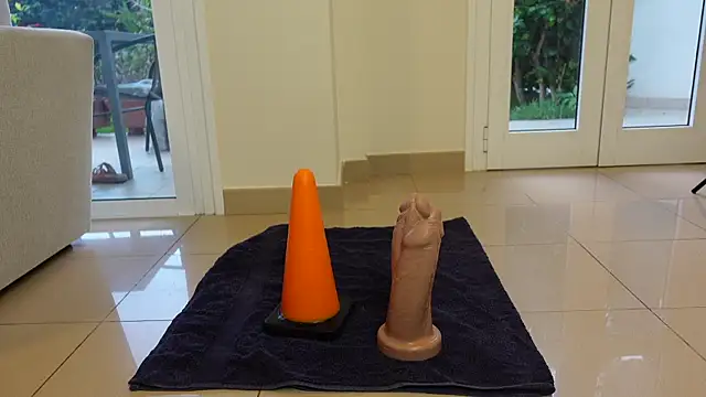 lady ana  online show from March 18, 6:53 pm