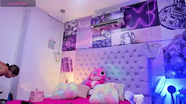 Snapshot of Vivi_prinncess chatting on February 25, 2:25 am Vivi prinncess online show from February 25, 2:25 am