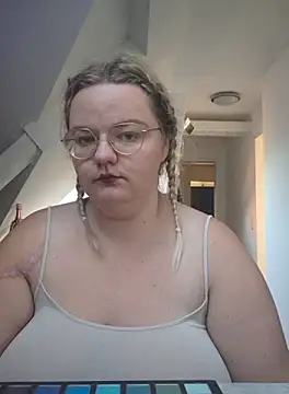 Fiona0705 online show from September 24, 6:31 am