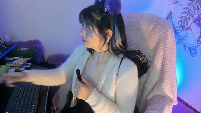 Sammysammy  online show from October 12, 7:43 am