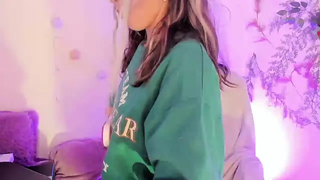 Sammysammy  online show from March 18, 5:34 am