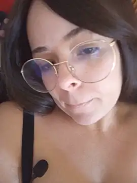 Snapshot of NinaSweet2 chatting on May 28, 4:46 pm NinaSweet2 online show from May 28, 4:46 pm