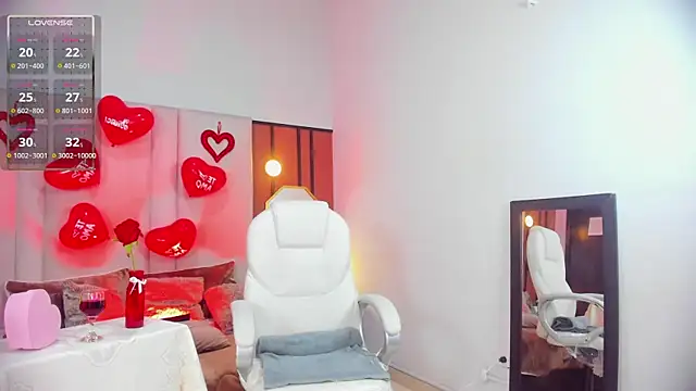 Snapshot of GraceElizabeth_ chatting on February 14, 9:32 pm GraceElizabeth online show from February 14, 9:32 pm