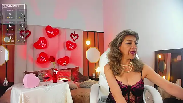 Snapshot of GraceElizabeth_ chatting on February 15, 12:37 am GraceElizabeth online show from February 15, 12:37 am