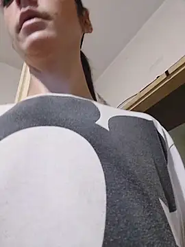 Snapshot of JoLeNe27 chatting on November 8, 6:06 am JoLeNe27 online show from November 8, 6:06 am