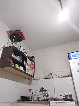 Snapshot of JoLeNe27 chatting on November 18, 6:33 pm JoLeNe27 online show from November 18, 6:33 pm