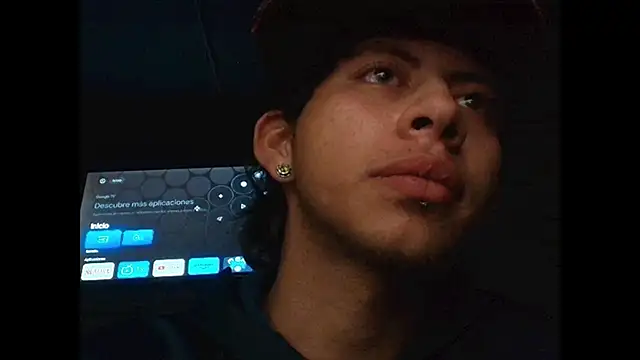 yefersonsijajaj online show from October 27, 5:08 am