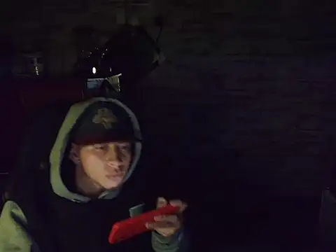 yefersonsijajaj online show from November 18, 4:49 am