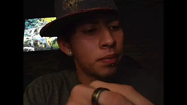 yefersonsijajaj online show from October 26, 3:29 am