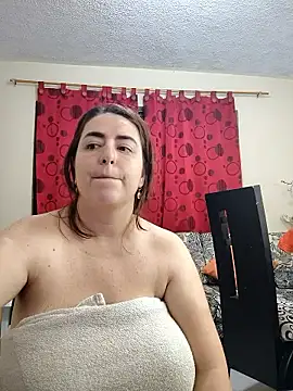 Snapshot of rosahills chatting on January 7, 3:44 am rosahills online show from January 7, 3:44 am