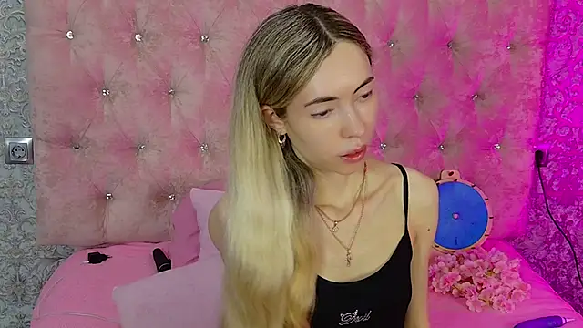 Snapshot of Akilla_Queen chatting on June 22, 1:55 am Akilla Queen online show from June 22, 1:55 am