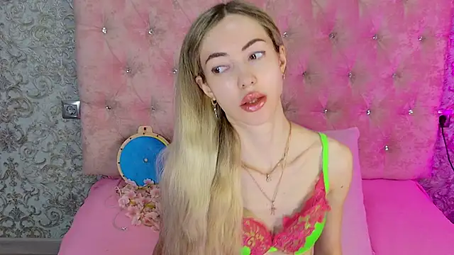Snapshot of Akilla_Queen chatting on June 28, 1:56 am Akilla Queen online show from June 28, 1:56 am