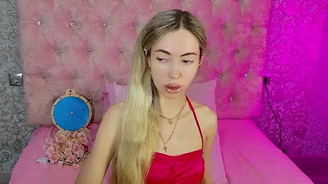 Snapshot of Akilla_Queen chatting on June 27, 1:55 am Akilla Queen online show from June 27, 1:55 am