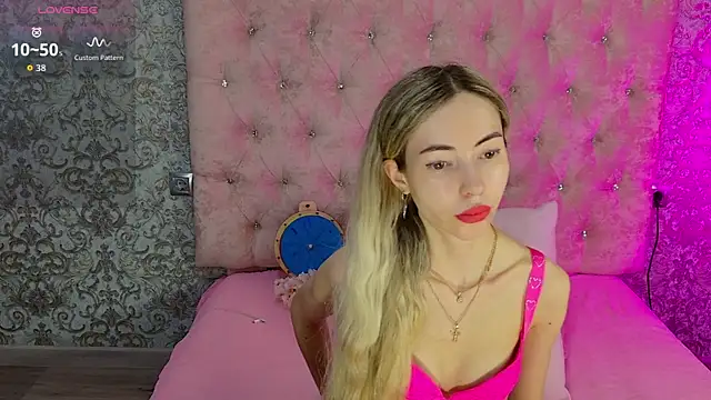 Snapshot of Akilla_Queen chatting on July 12, 1:50 am Akilla Queen online show from July 12, 1:50 am