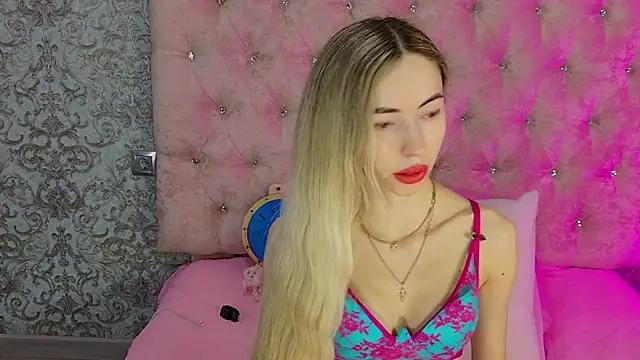 Snapshot of Akilla_Queen chatting on July 13, 1:49 am Akilla Queen online show from July 13, 1:49 am