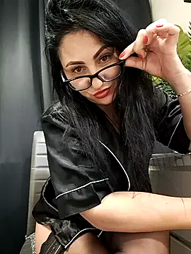 Snapshot of charrlote_love chatting on February 4, 5:55 pm charrlote love online show from February 4, 5:55 pm