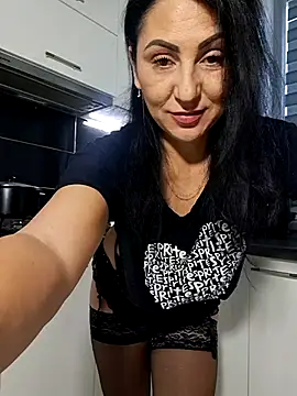 Snapshot of charrlote_love chatting on November 12, 2:32 pm charrlote love online show from November 12, 2:32 pm