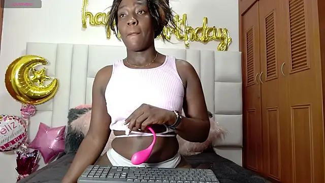 Snapshot of danielamorgan chatting on January 29, 6:43 am danielamorgan online show from January 29, 6:43 am