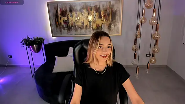 MelissaMoore  online show from March 3, 2:40 am