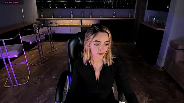 MelissaMoore  online show from December 17, 2:38 am