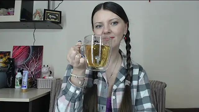 Snapshot of SugarTati chatting on March 1, 8:21 pm SugarTati online show from March 1, 8:21 pm