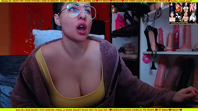 Snapshot of cuminmenowbbyx chatting on November 5, 12:52 pm cuminmenowbbyx online show from November 5, 12:52 pm