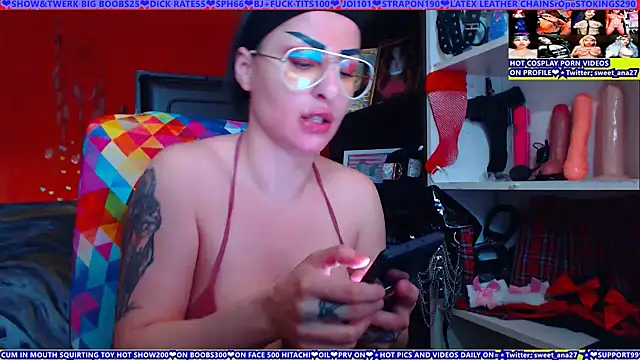 Snapshot of cuminmenowbbyx chatting on June 8, 4:51 pm cuminmenowbbyx online show from June 8, 4:51 pm