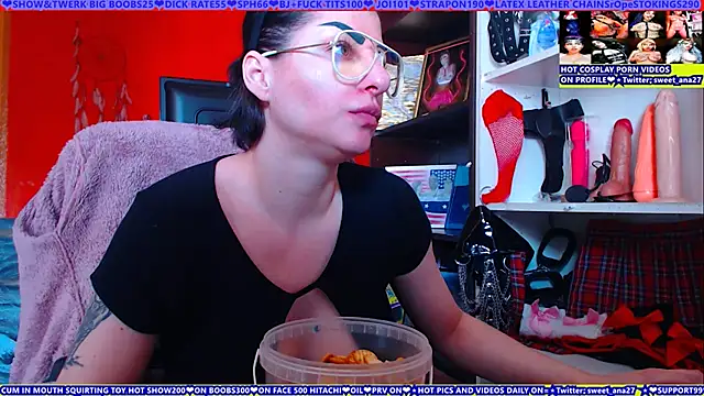 Snapshot of cuminmenowbbyx chatting on May 31, 2:23 pm cuminmenowbbyx online show from May 31, 2:23 pm