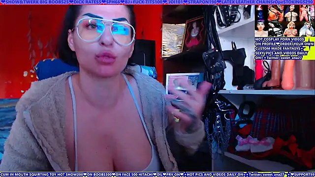 Snapshot of cuminmenowbbyx chatting on May 11, 4:04 pm cuminmenowbbyx online show from May 11, 4:04 pm