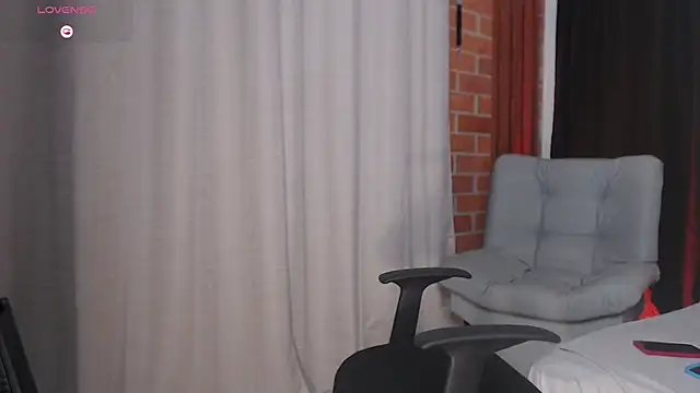 AGATHAA WHITE online show from March 5, 10:12 am