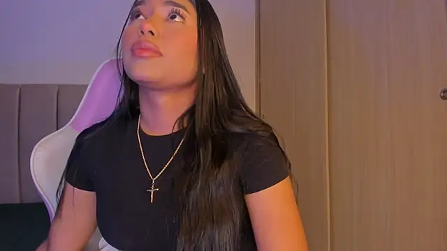 Snapshot of isa_bunny chatting on February 10, 6:23 am isa bunny online show from February 10, 6:23 am