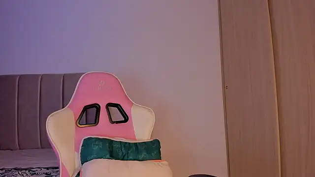 Snapshot of isa_bunny chatting on September 24, 3:02 am isa bunny online show from September 24, 3:02 am