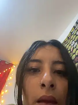 Snapshot of skinny_Yizz chatting on January 24, 4:05 am skinny Yizz online show from January 24, 4:05 am