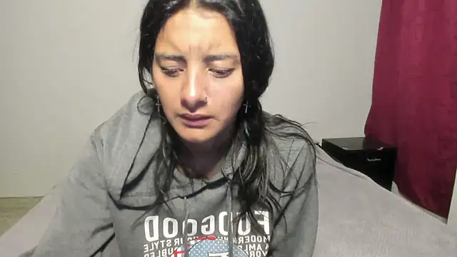 Snapshot of skinny_Yizz chatting on October 7, 6:47 am skinny Yizz online show from October 7, 6:47 am